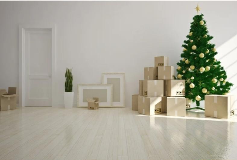 Should You Move During the Holidays? Pros and Cons to Consider